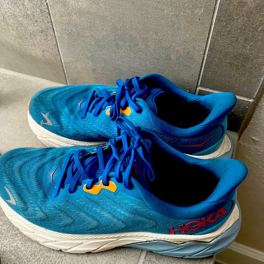 Hoka size 7. Good condition.